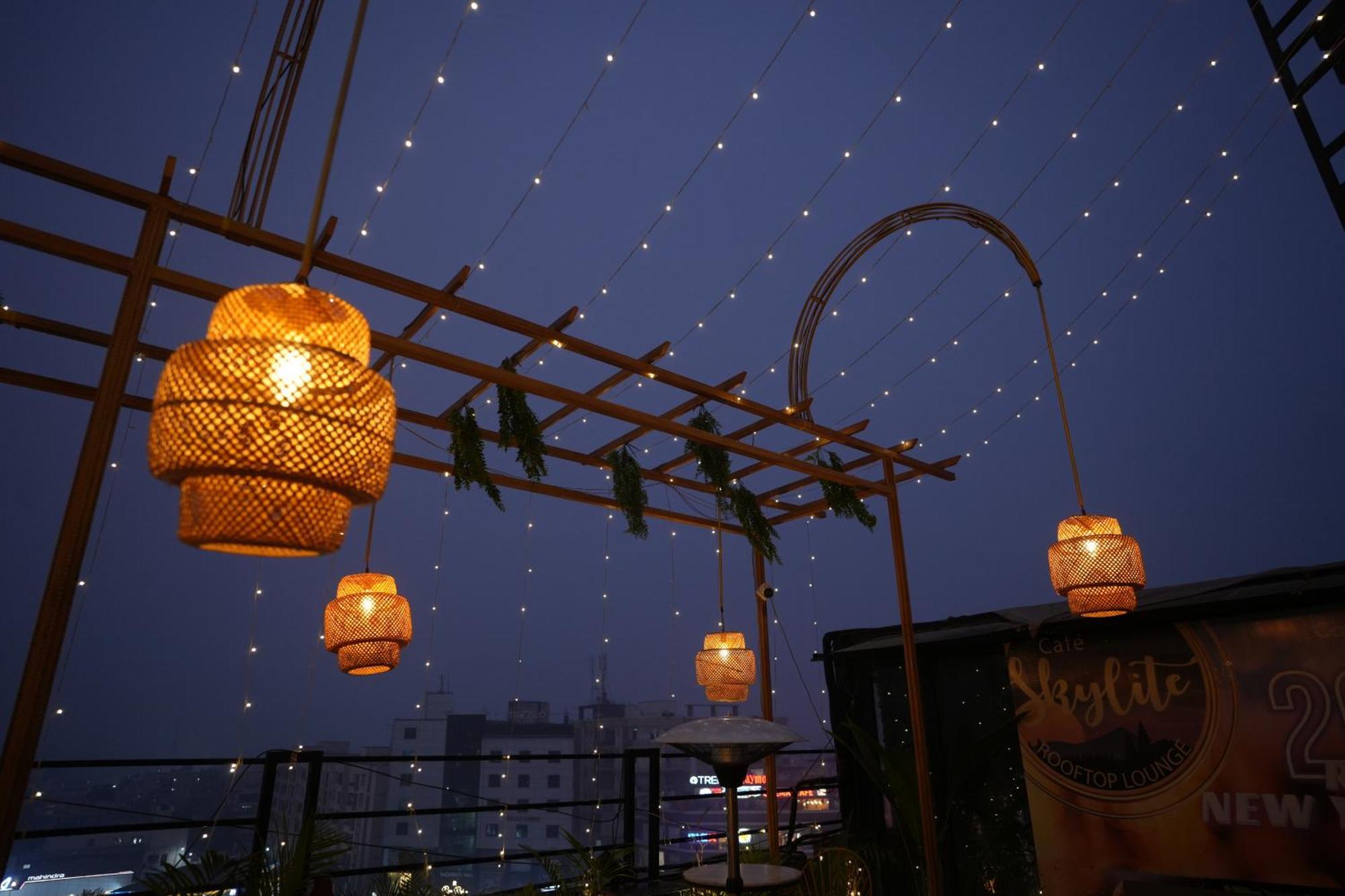 Hotel Silkhouse Premier Danapur Esterno foto