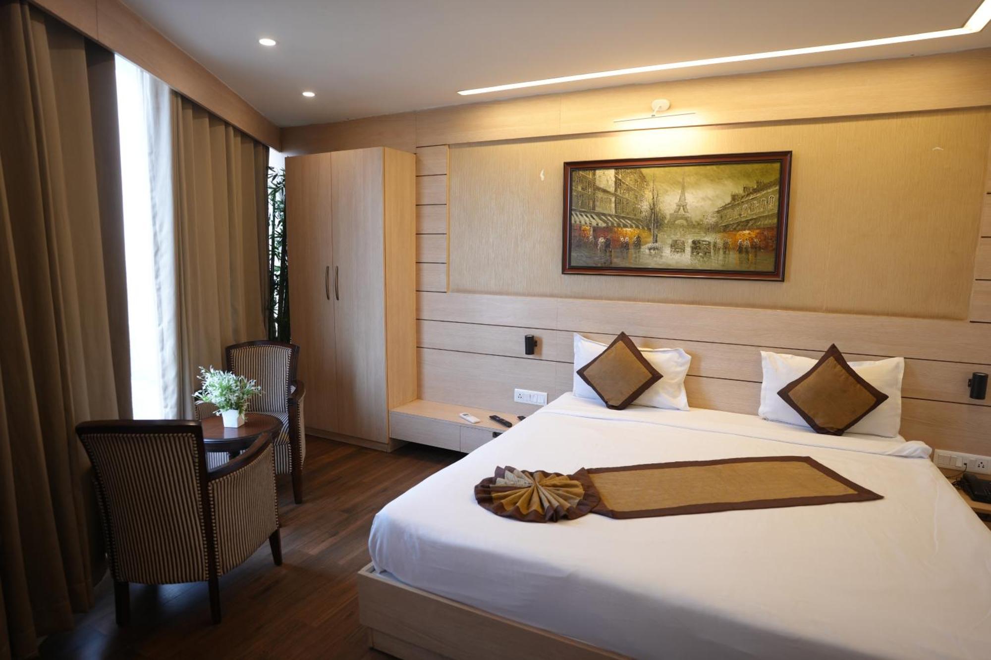 Hotel Silkhouse Premier Danapur Esterno foto