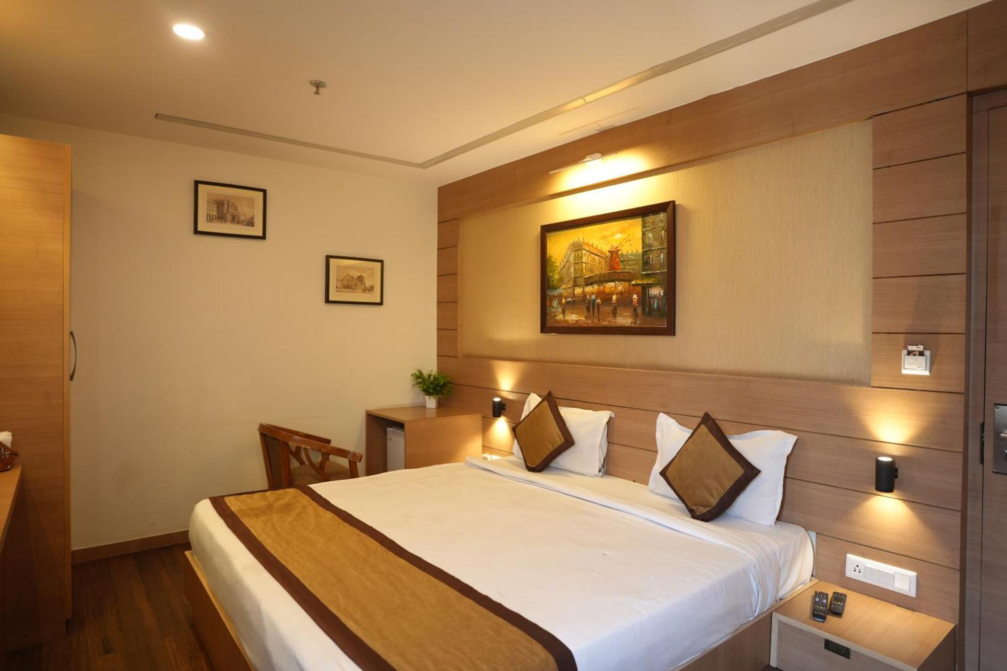 Hotel Silkhouse Premier Danapur Esterno foto