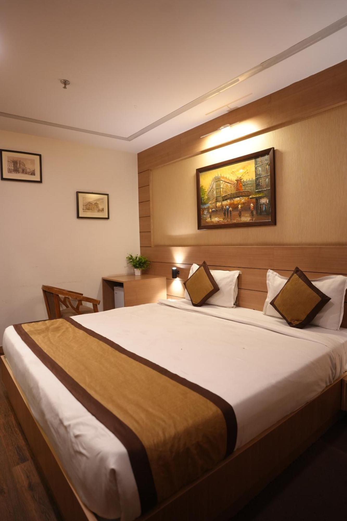 Hotel Silkhouse Premier Danapur Esterno foto