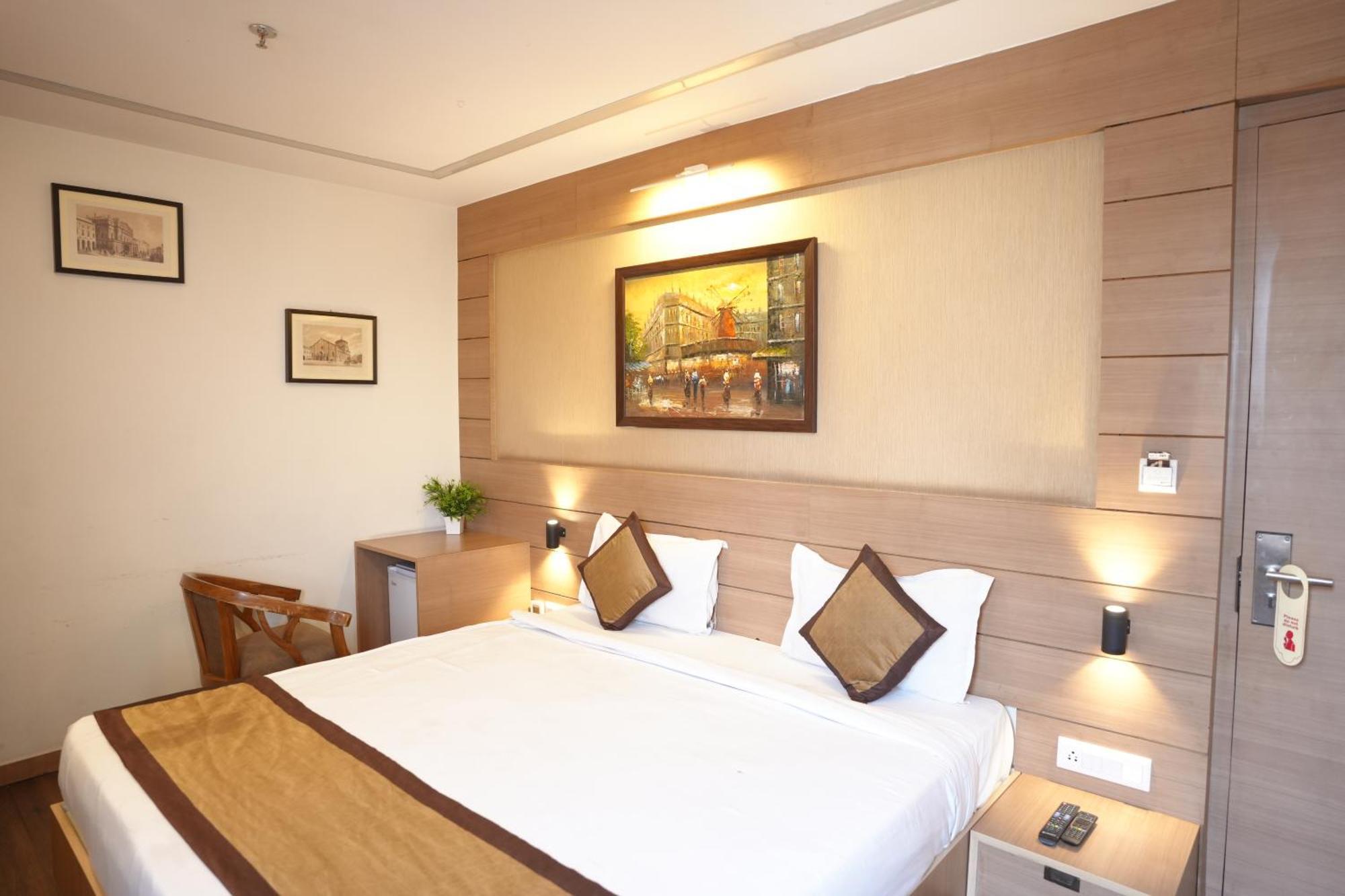 Hotel Silkhouse Premier Danapur Esterno foto