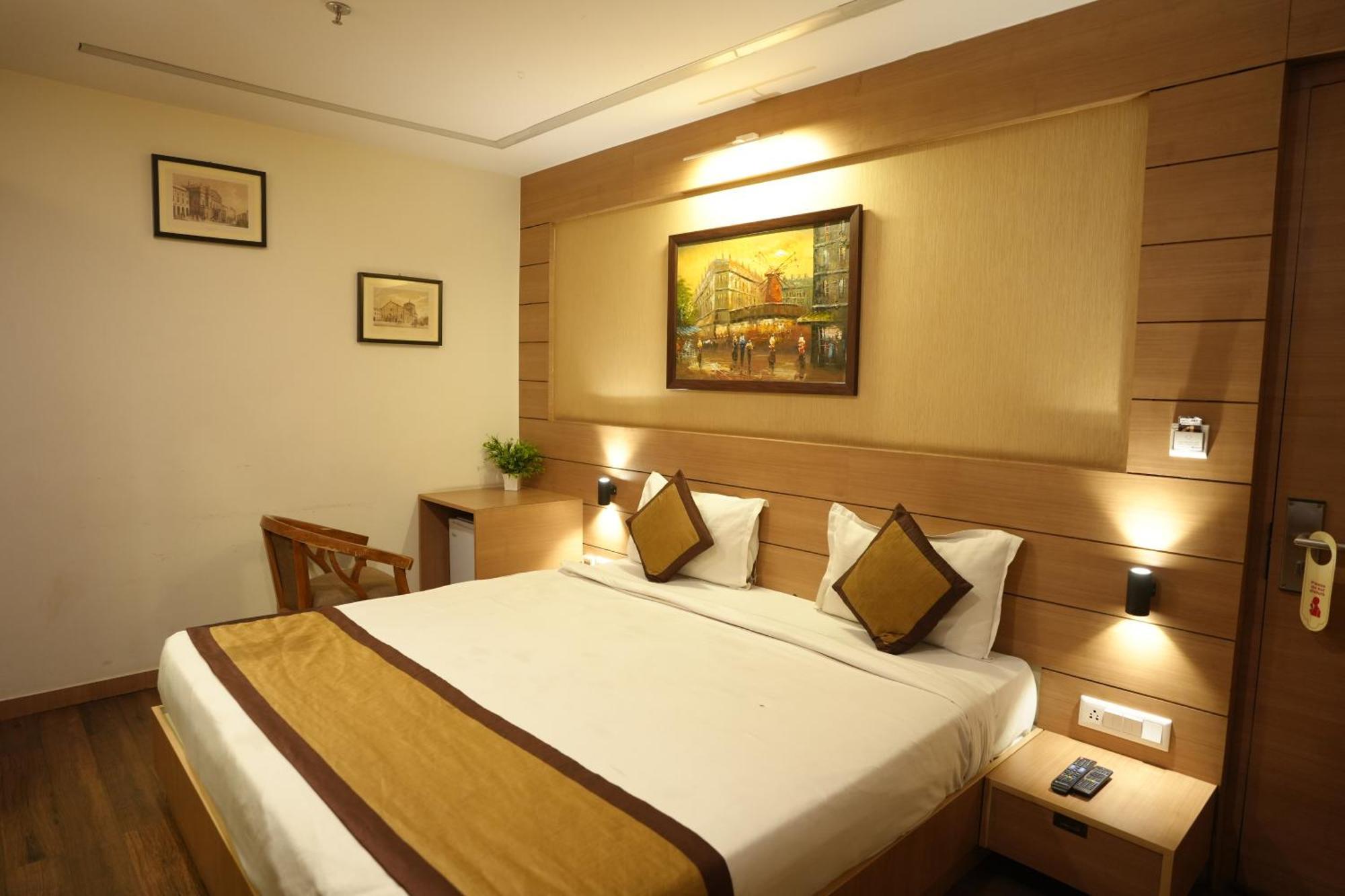 Hotel Silkhouse Premier Danapur Esterno foto