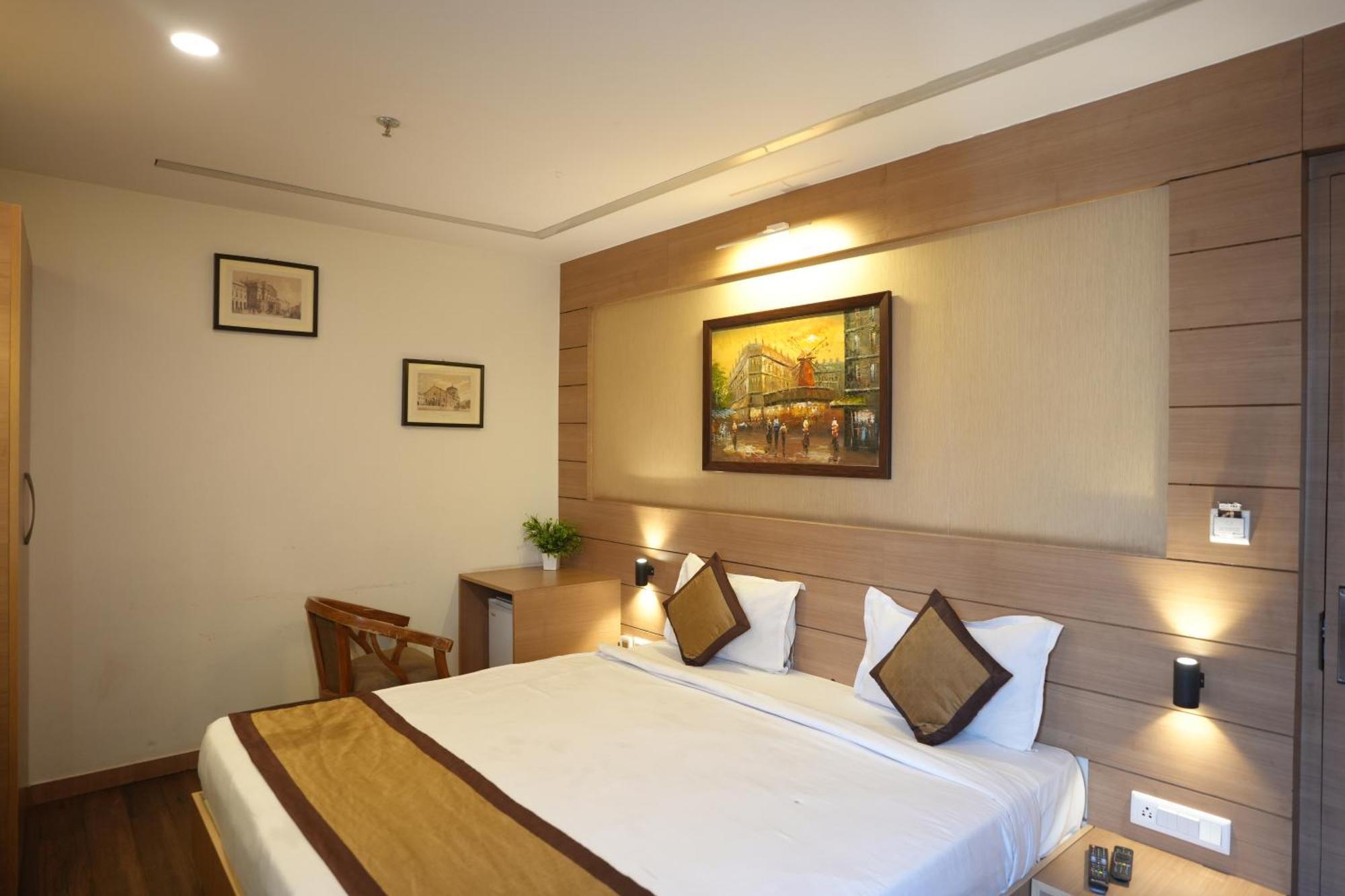Hotel Silkhouse Premier Danapur Esterno foto