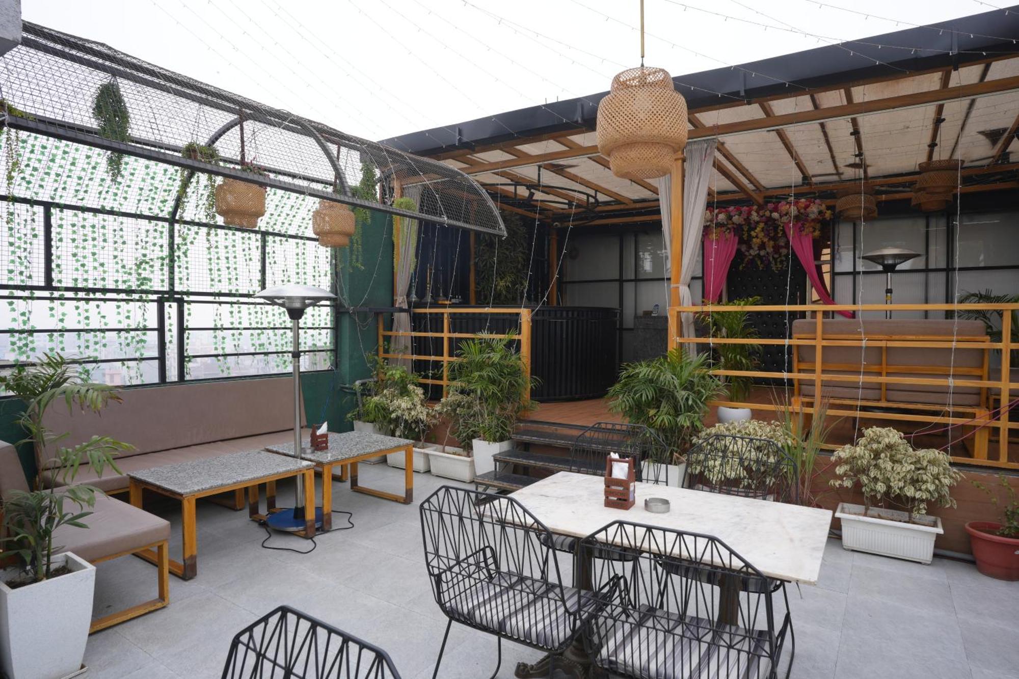 Hotel Silkhouse Premier Danapur Esterno foto