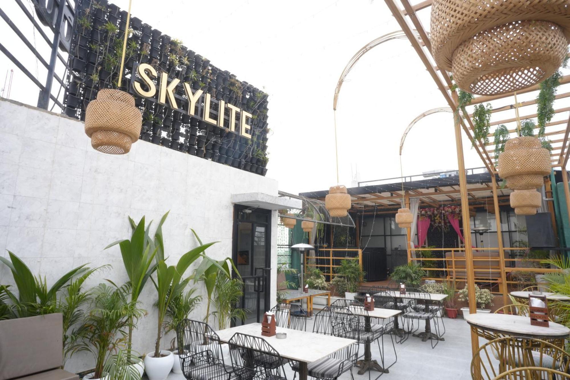 Hotel Silkhouse Premier Danapur Esterno foto