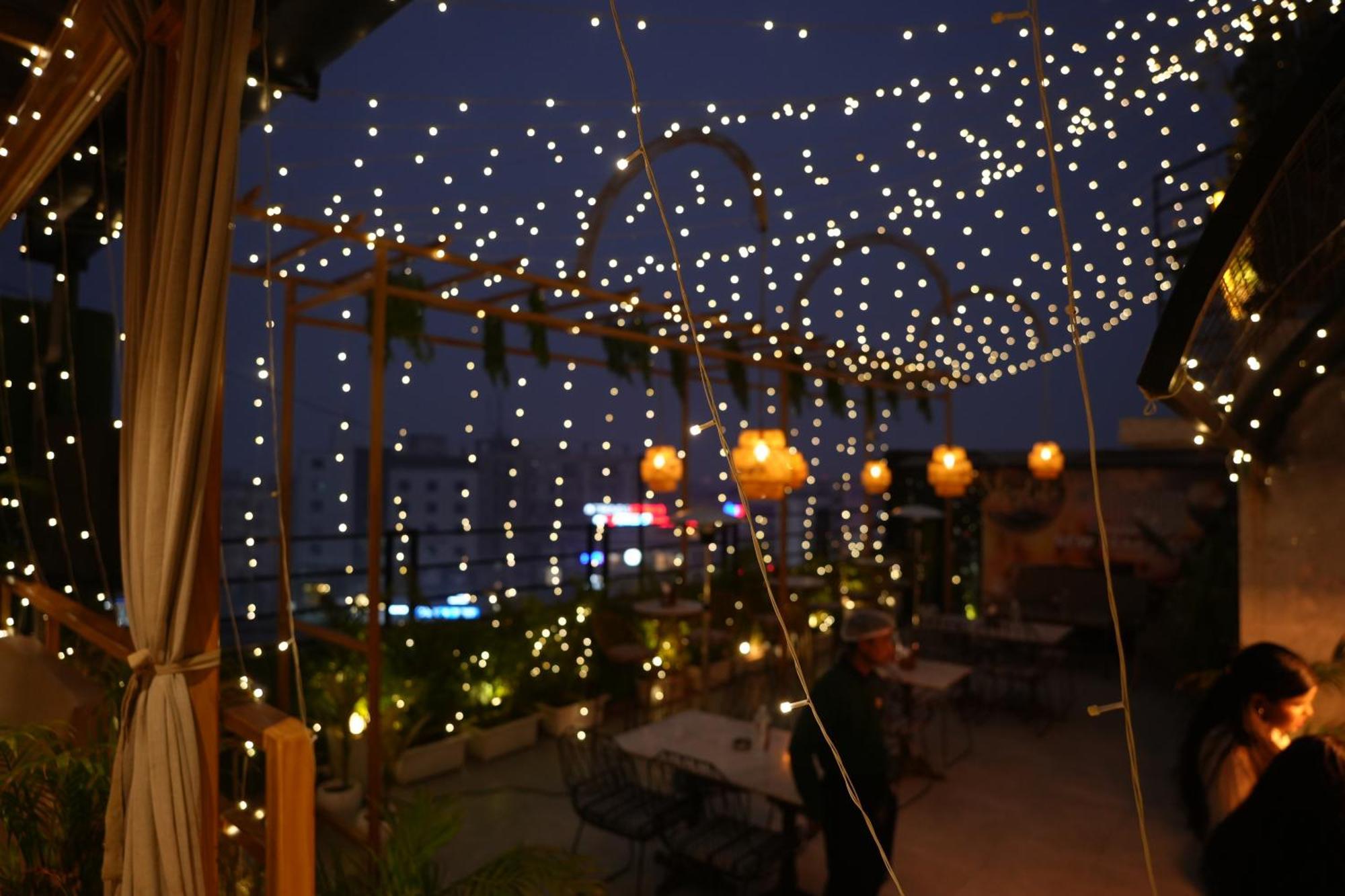 Hotel Silkhouse Premier Danapur Esterno foto