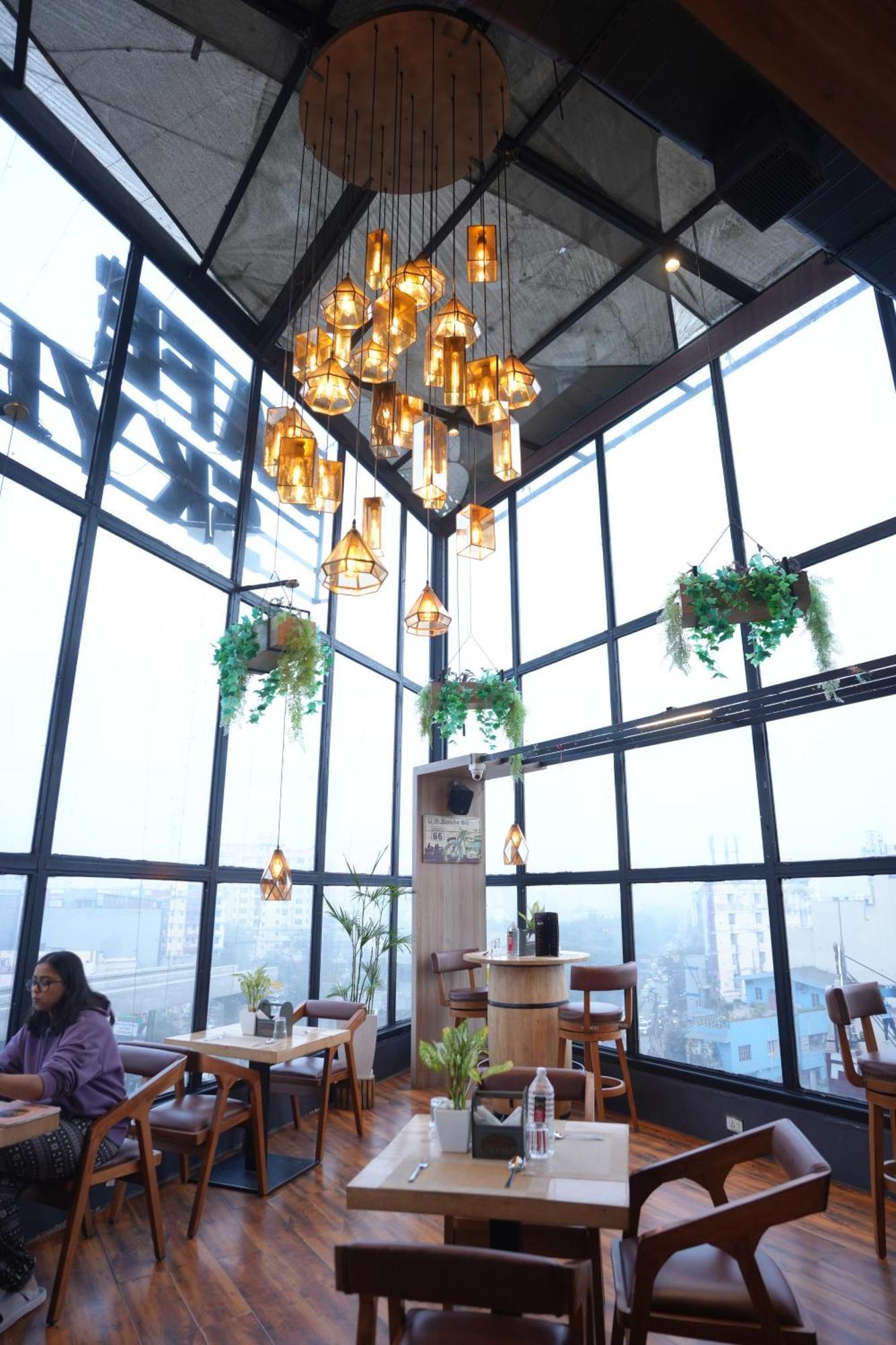 Hotel Silkhouse Premier Danapur Esterno foto